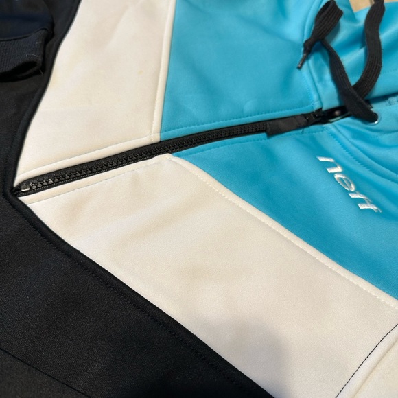 Neff hooded women’s snowboard ski jacket shell - Picture 3 of 3